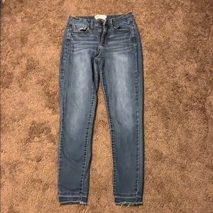 Dark washed skinny jeans